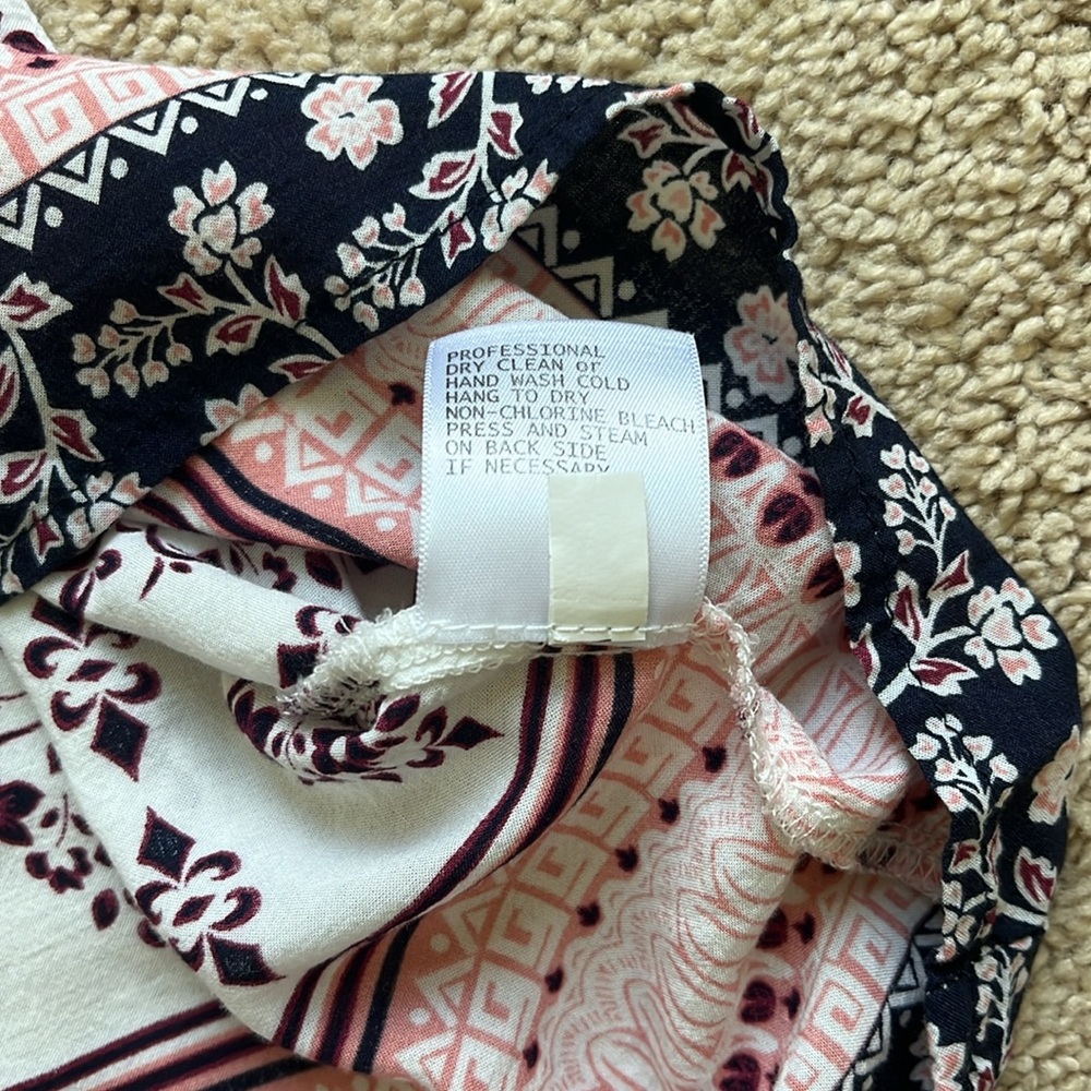 Pretty blouse - Picture 7 of 9